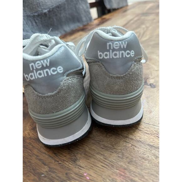 New Balance Women's Gray White 574 Core Lace Up Fashion Sneakers Size 6 - Picture 7 of 9